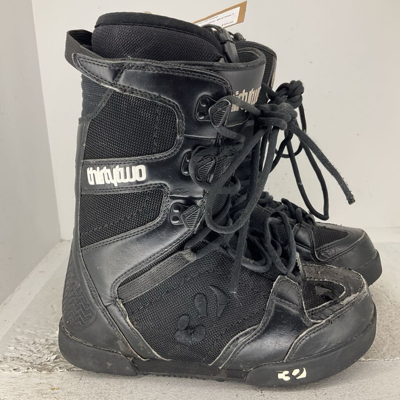 Thirtytwo Lashed Black/White 7 Used
